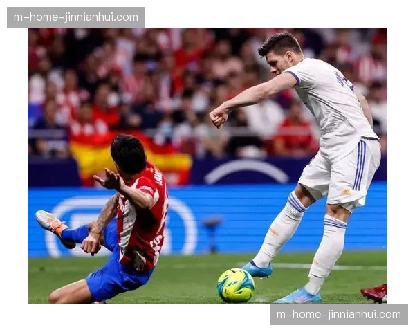 巴尔韦德超负荷覆盖右路 连续高强度比赛引发体能担忧